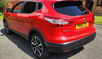 
									Nissan Qashqai Tekna full								