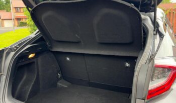 
									Toyota C-HR Grey full								