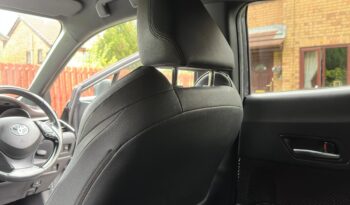 
									Toyota C-HR Grey full								