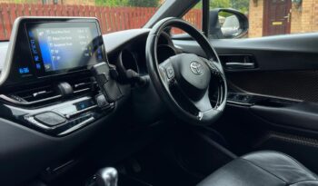 
									Toyota C-HR Grey full								