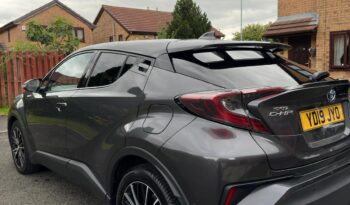 
									Toyota C-HR Grey full								