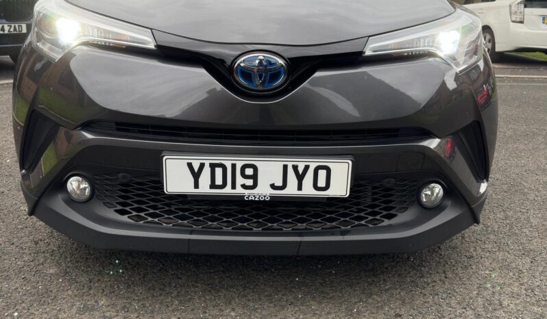 
								Toyota C-HR Grey full									