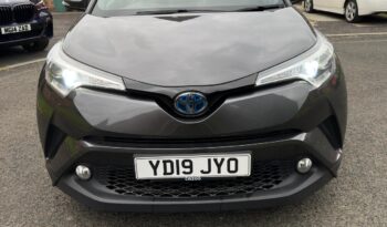 
									Toyota C-HR Grey full								