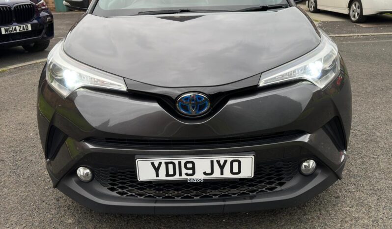 
								Toyota C-HR Grey full									