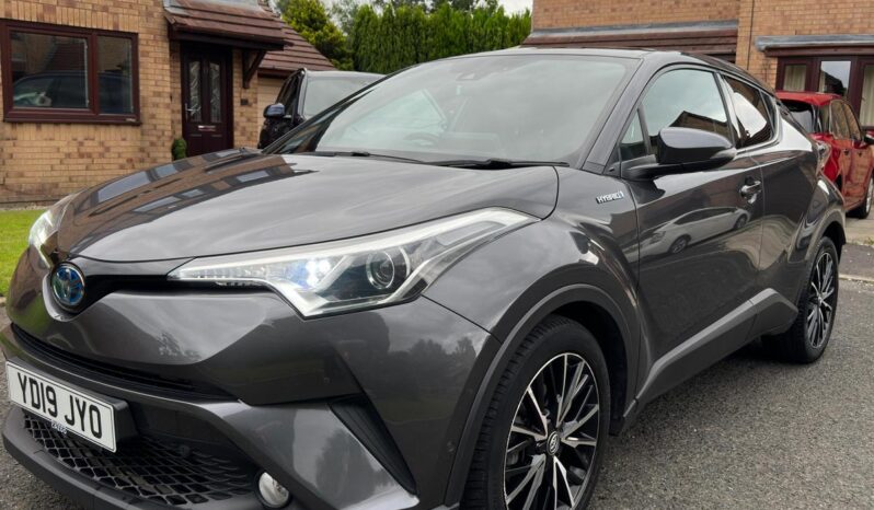 
								Toyota C-HR Grey full									