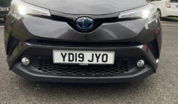 
									Toyota C-HR Grey full								