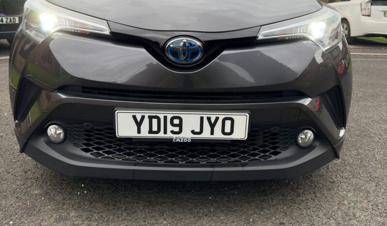 
								Toyota C-HR Grey full									